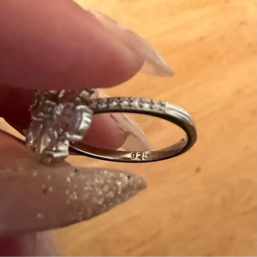 The blossom ring in 925 silver and lab created stones sz 7
